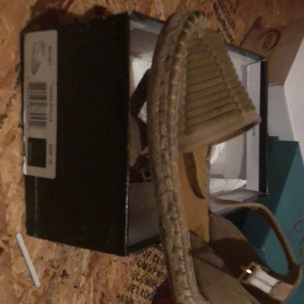 Tan espadrille